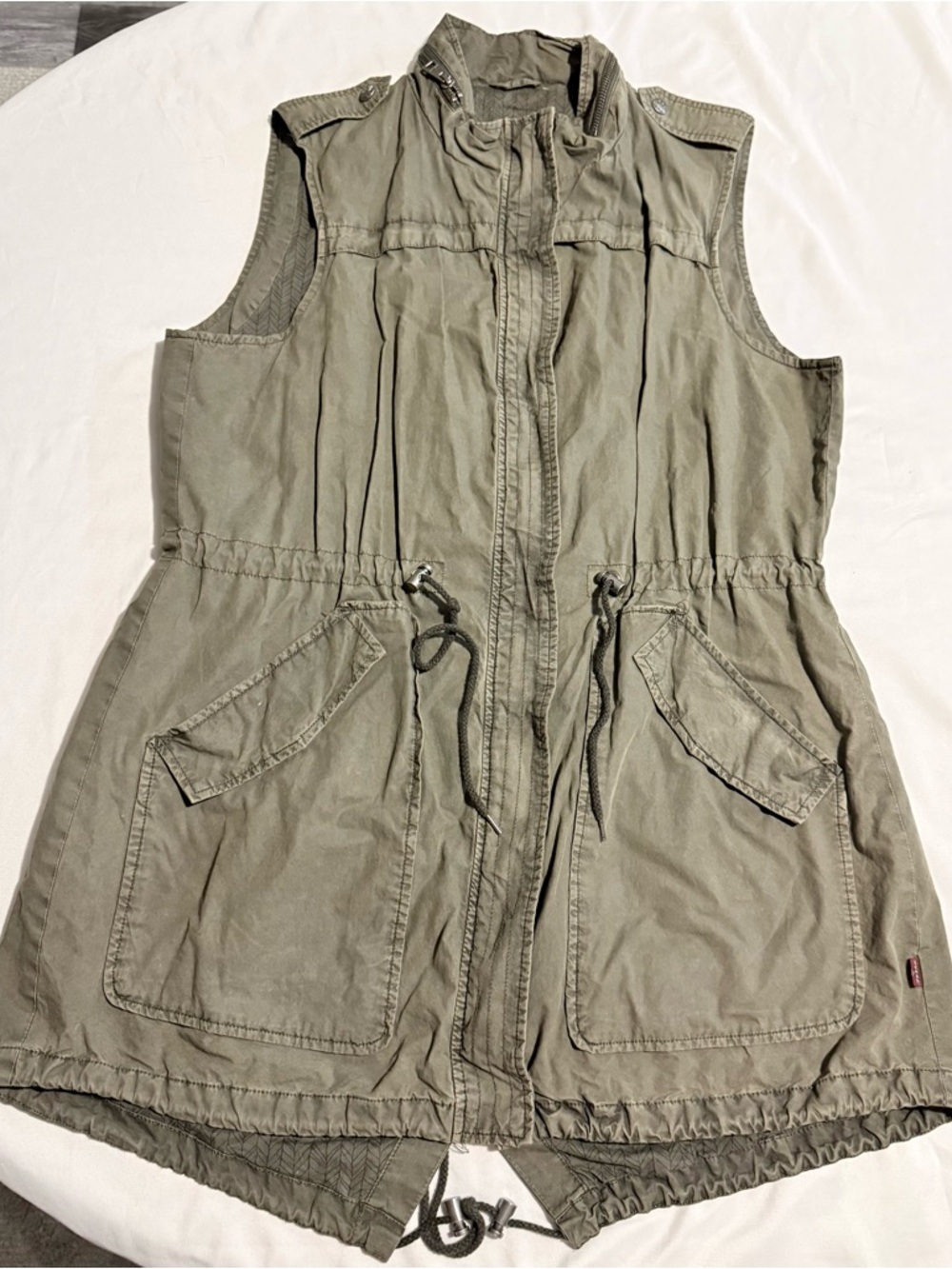 Vintage Levi’s Strauss Women’s Olive Green Utility Vest Drawstring Waist Large